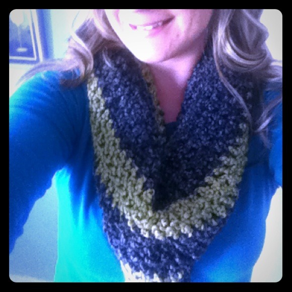 Homemade cowl gray and green