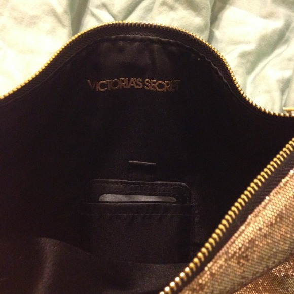 ⚡REDUCED⚡Gold glitter VS clutch! - Picture 3 of 4