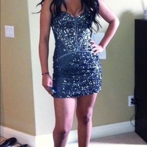 Selling a Sheri hill prom dress