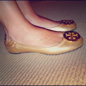 Oh hold Tory Burch gold flats