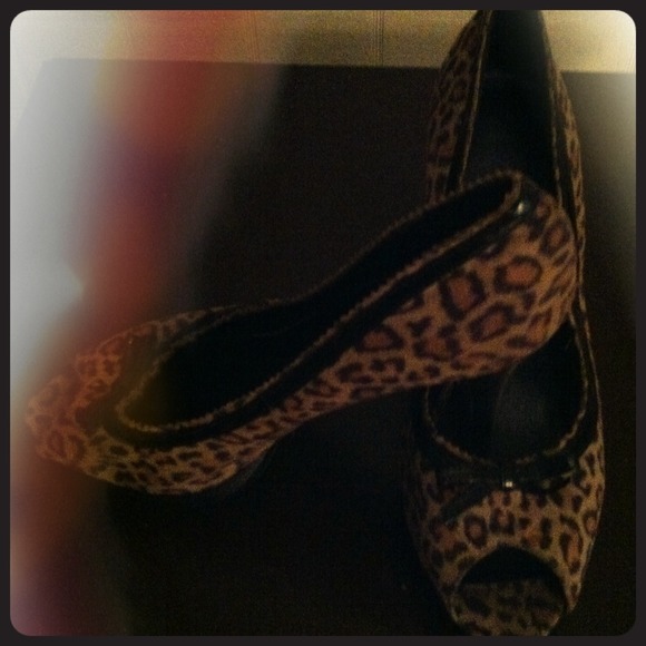 Leopard print open toe 4 in heels.