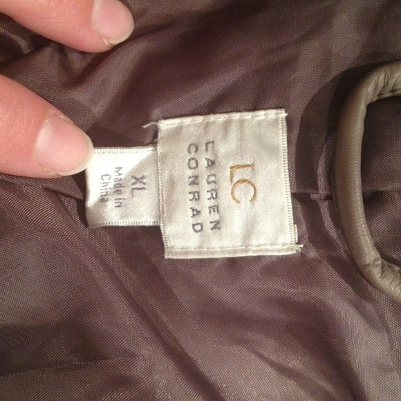 Sold in bundle - Picture 2 of 2