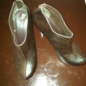 Sz11 women's ankle boot