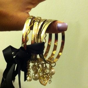 Set of 6 gold charm bracelet