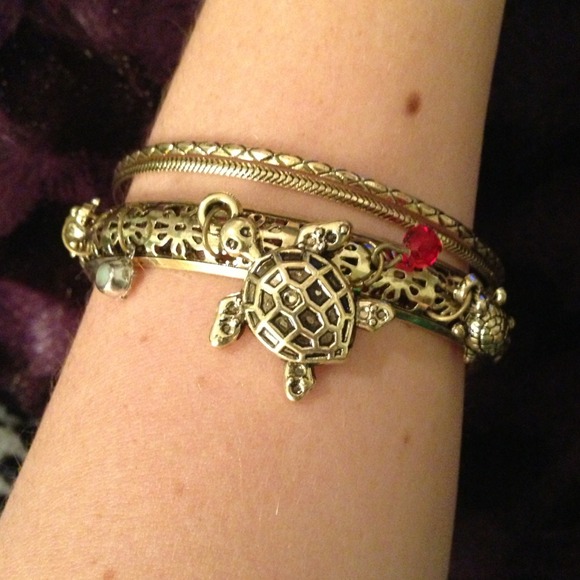 Gold turtle bangle worth every penny it's so cute!