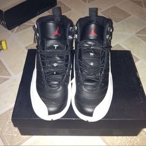 Air jordan playoff 12