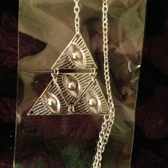 Pentagon neckless with an eye in the middle - Picture 1 of 1