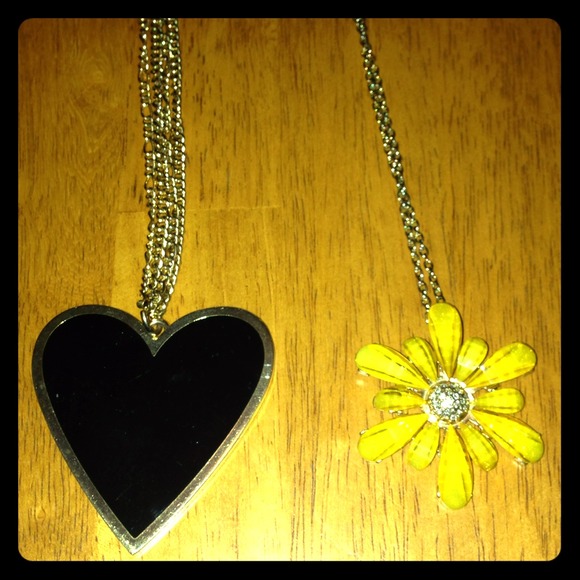Bundle: Chain Necklace w/ Heart/ Yellow Flower