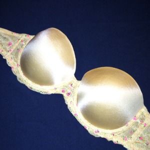 Bundle sold: Victoria's Secret bra+wide neck too