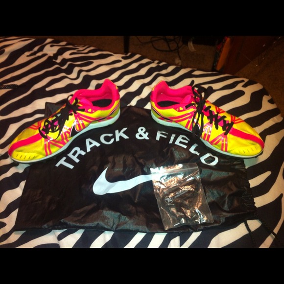 Track shoes