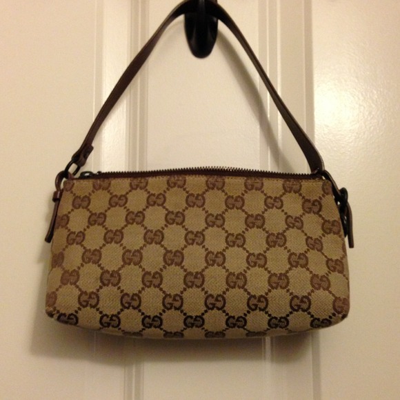 Small authentic Gucci pouch