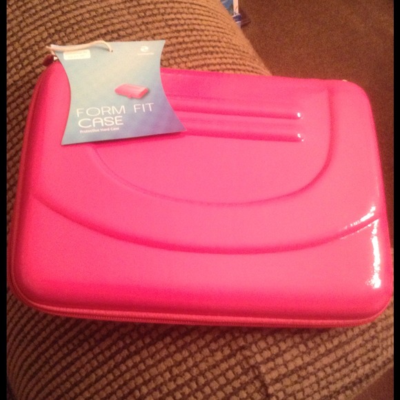 Brand new hard case universal fit up to 10 "