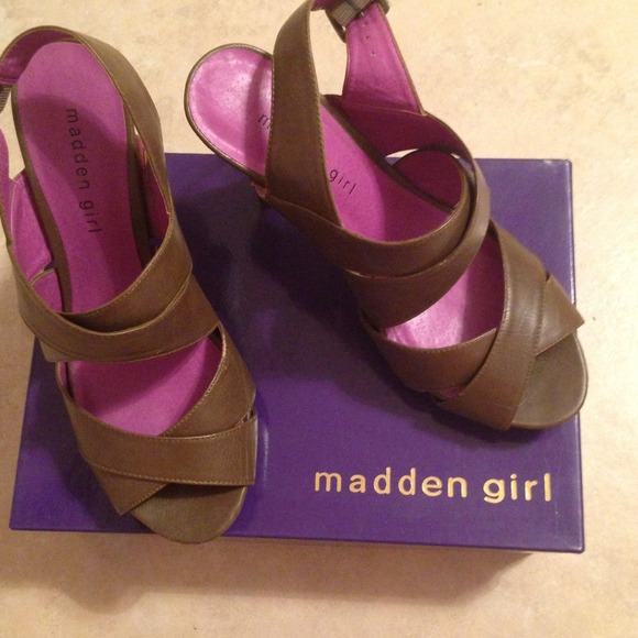 SOLD Madden girl shoes