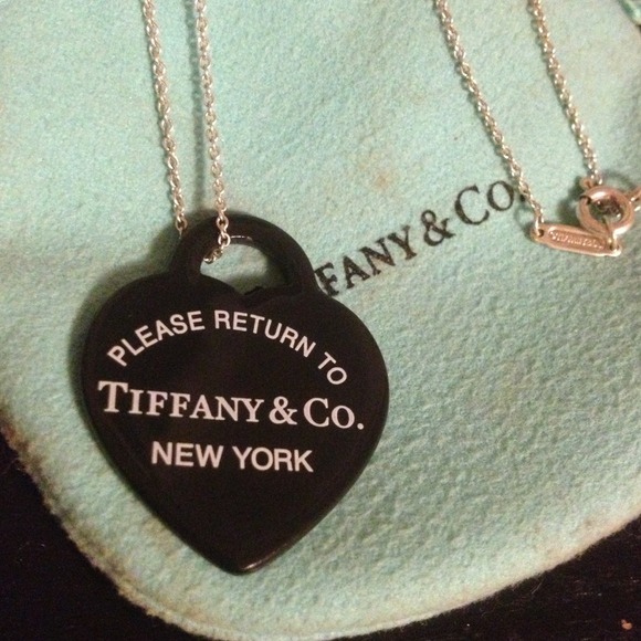 TRADED 🚫Black Tiffany Necklace