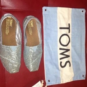 Toms