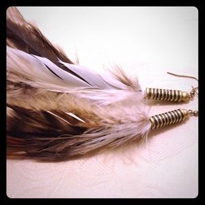 Aldo feather earrings