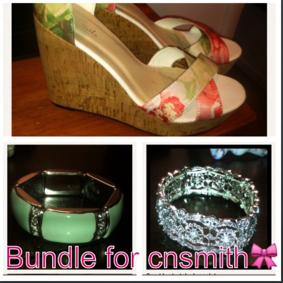 🚫Bundle for cnsmith🚫wedges and 2 bracelets!