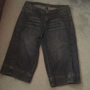 ⛔ RESERVED⛔ Baccini denim wide leg capri pants