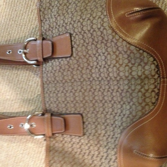 SOLD Coach Set - Picture 4 of 4