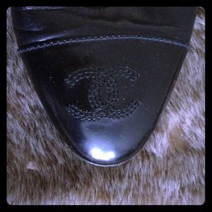 ☀REDUCED☀Authentic Chanel black flats