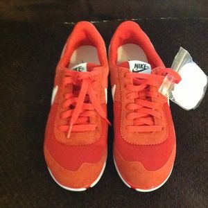 WMNS NIKE VICTORIA NM TENNI SHOES