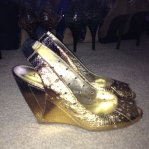 Sam Edelman Gold wedge peep toe shoes