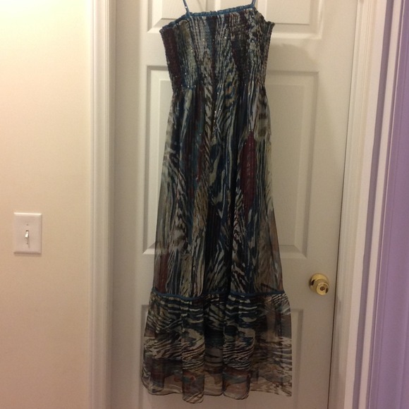 Beautiful maxi sun dress.