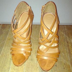 Selling because they fit too big.