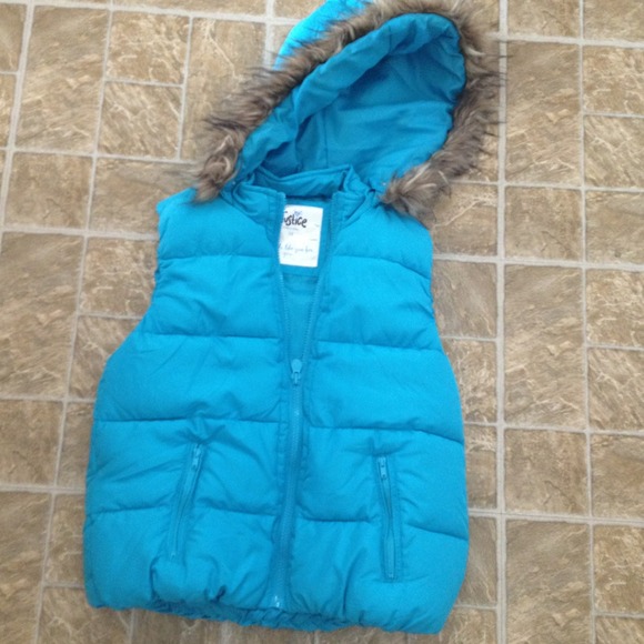 Justice turquoise sleeveless puffer vest! NWOT!