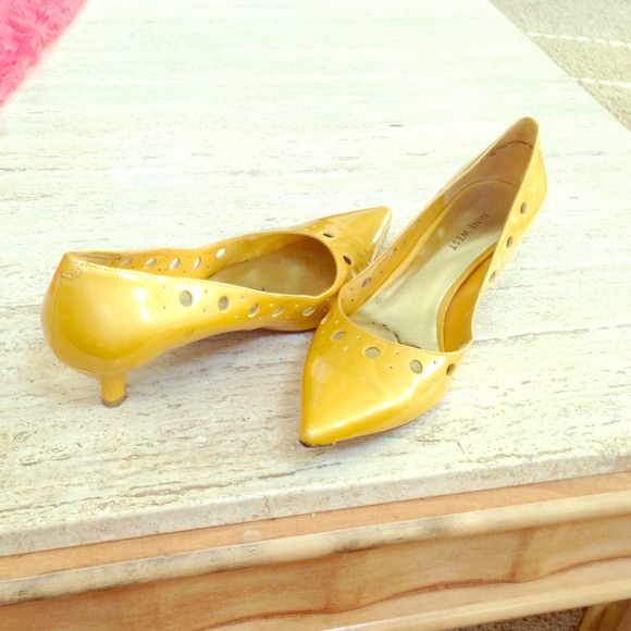 Nine West pointed toe kitten heel size 7.5
