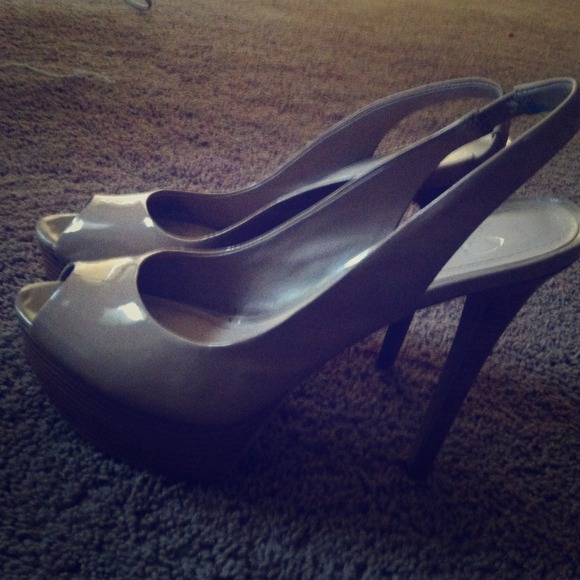 Jessica Simpson nude heel