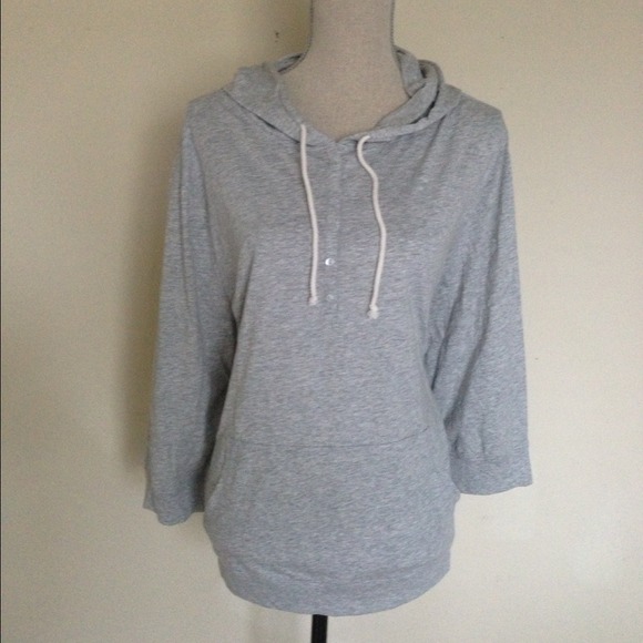 🔴SOLD🔴  Old Navy Grey 3/4 Sleeve Top - Size XXL