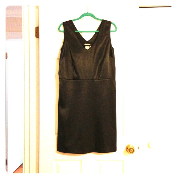 NWOT Black Sleeveless Dress @gatubela634