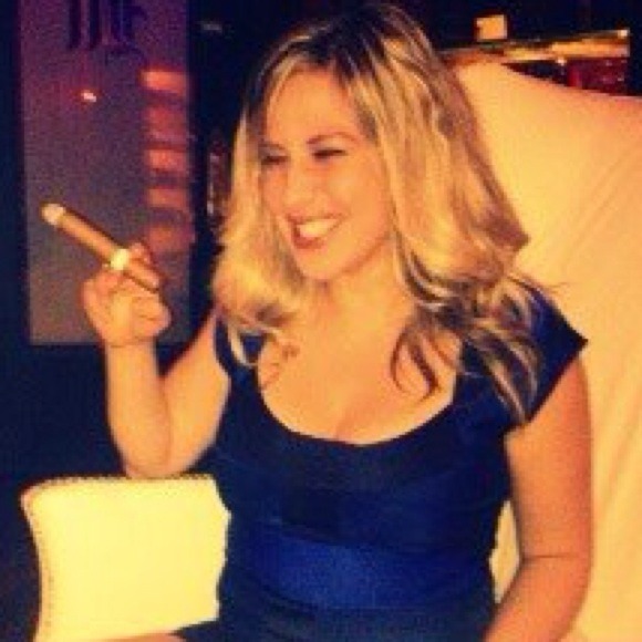 About the seller, meet Lauren! - Picture 2 of 4