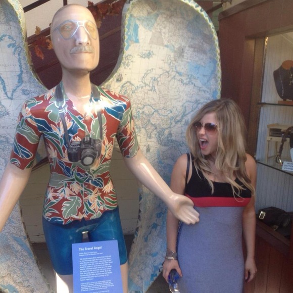 About the seller, meet Lauren! - Picture 3 of 4