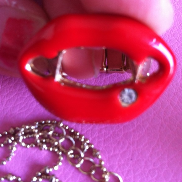 On hold for @crystal4867 BJ diamond red lips set - Picture 3 of 3
