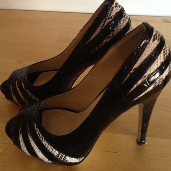 Joey Shoes - ⭐BUNDLE⭐Black & white peep toe snakeskin pattern