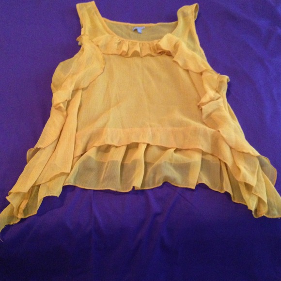 👀See-thru mustard yellow top👀