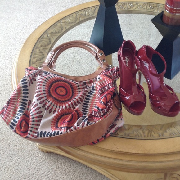 Bundle 💕shoes and hand bag💕
