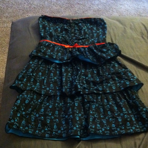 🌟Flirty Tube Cocktail Dress 🚫NO TRADES! - Picture 2 of 3