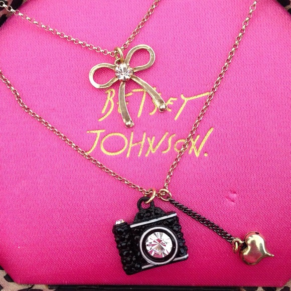 Betsey Johnson "camera double row" necklace. New!