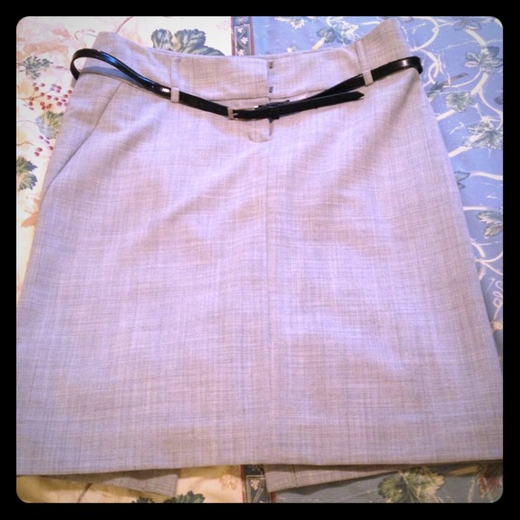 Gray high-waisted pencil skirt