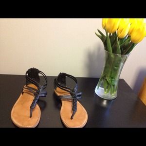 American Eagle black leather sandals