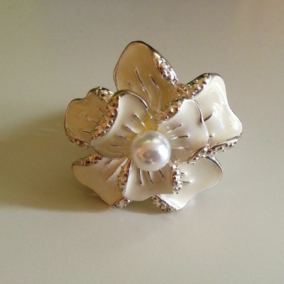 Ring - Picture 2 of 2