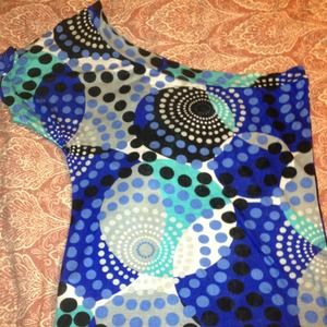 Beautiful spotted 1shoulder top