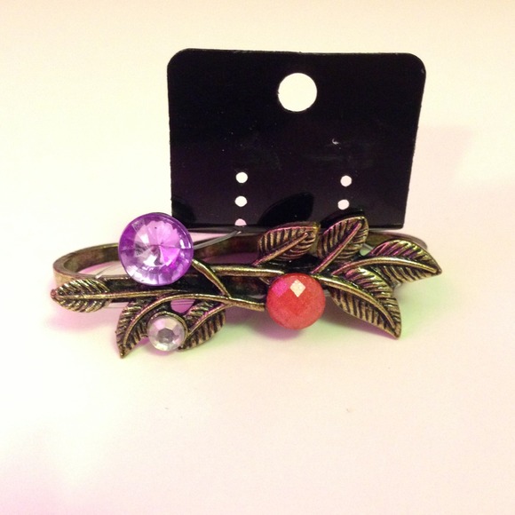 Floral Three Finger Ring - Picture 4 of 4