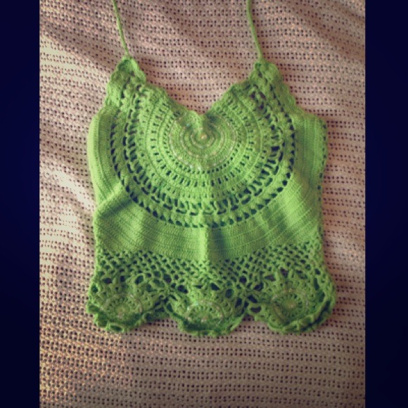 Amazing green crotchet halter crop top! ✨💚