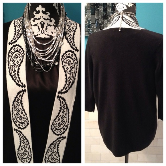 ❌SOLD❌in bundle Adorable B/W Paisley Motif Cardy - Picture 3 of 4