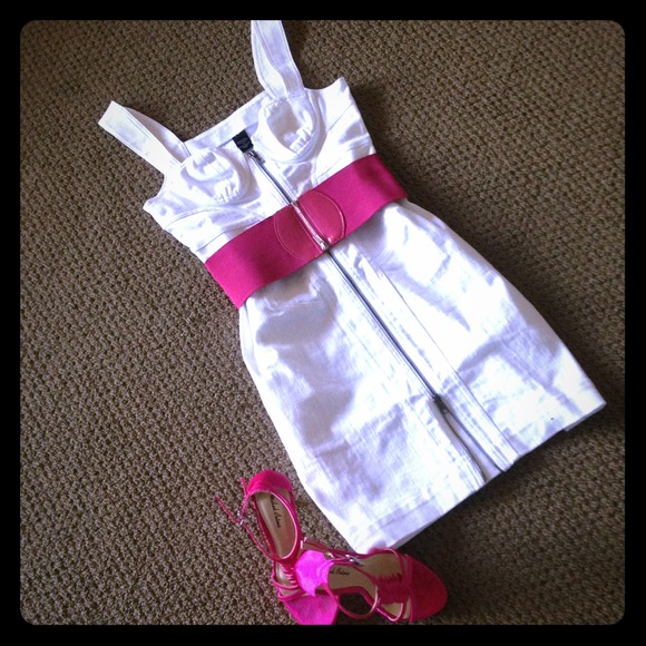 ❌❌SOLD❌❌ white stretchy dress- NWOT