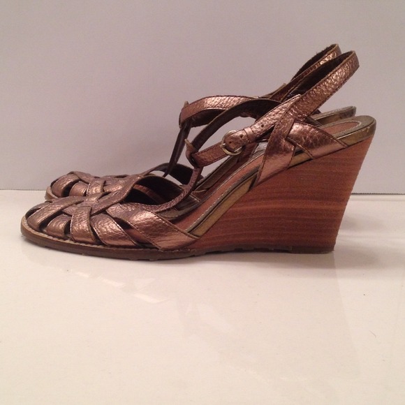 Cute Bandolino wedges in very good condition! - Picture 2 of 3